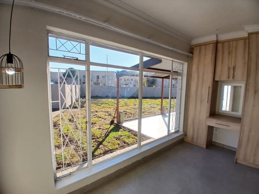 To Let 4 Bedroom Property for Rent in Pellissier Free State